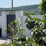 Family Estate Hadzalova Avlija * Bihać