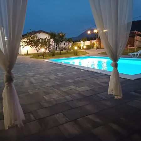 Family Estate Hadzalova Avlija Bihac