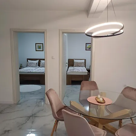 Family Estate Hadzalova Avlija Bihać