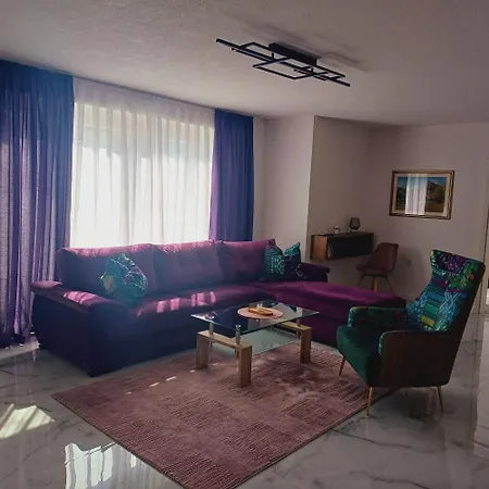 Family Estate Hadzalova Avlija Tatil Evi