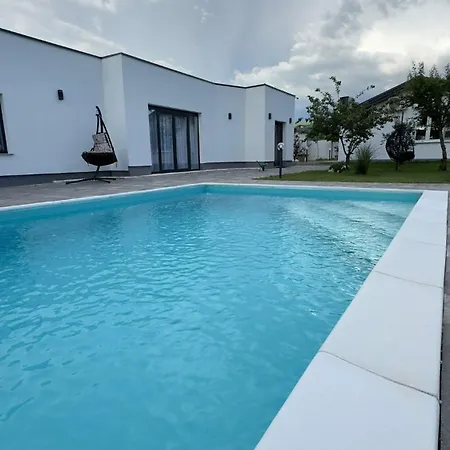 Casa de Férias Family Estate Hadzalova Avlija