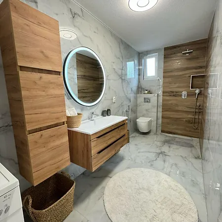 Family Estate Hadzalova Avlija Tatil Evi