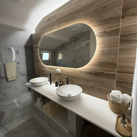 Casa de Férias Family Estate Hadzalova Avlija Bihać