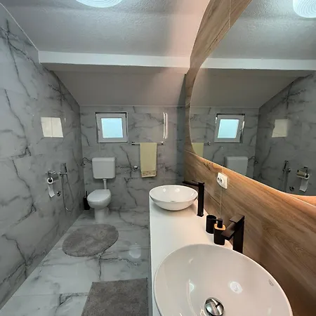 Family Estate Hadzalova Avlija Holiday home *