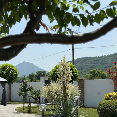 Family Estate Hadzalova Avlija Tatil Evi Bihać