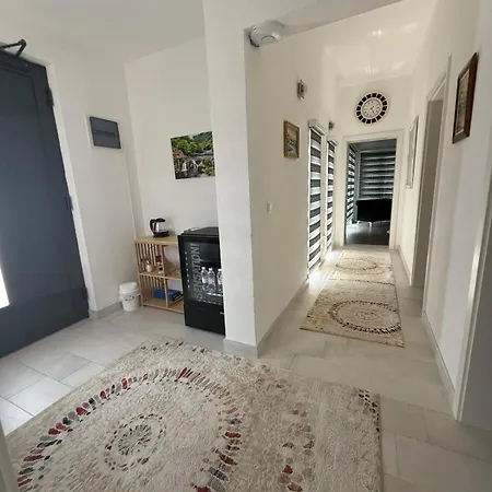 Family Estate Hadzalova Avlija *